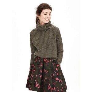 Banana Republic Sz M Chunky Mixed Stitch Turtleneck Sweater Tigers Eye Green